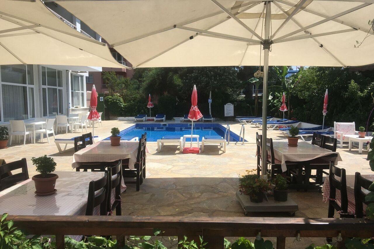 Uenver Hotel Адана Екстериор снимка