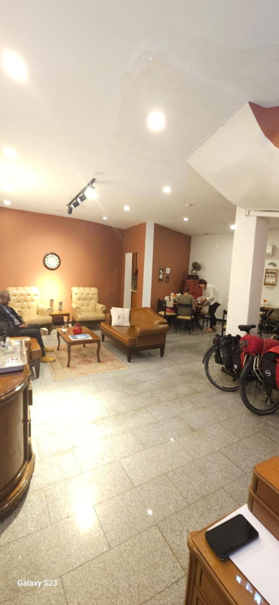 Uenver Hotel Адана Екстериор снимка
