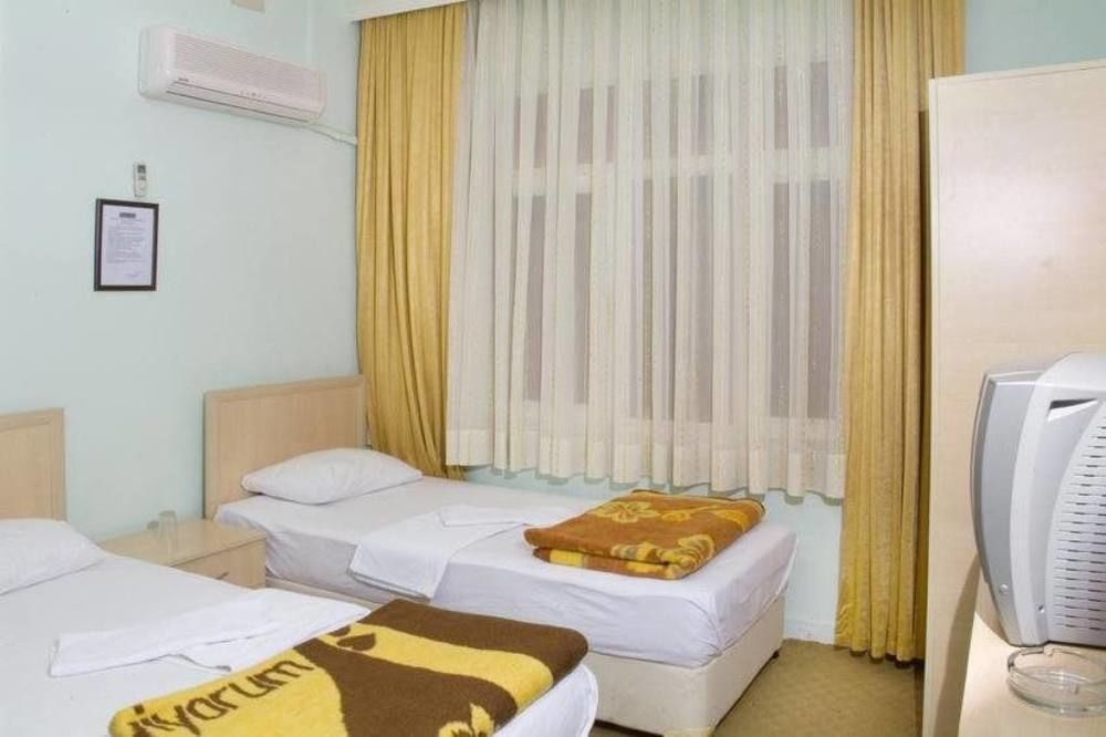 Uenver Hotel Адана Екстериор снимка