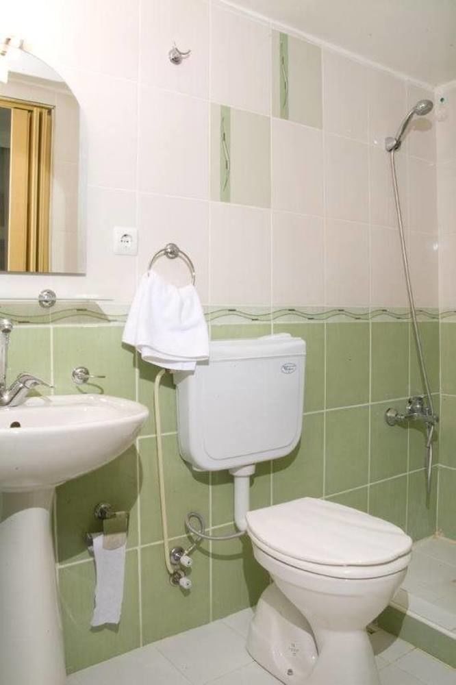 Uenver Hotel Адана Екстериор снимка