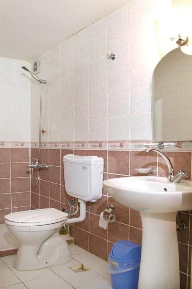 Uenver Hotel Адана Екстериор снимка