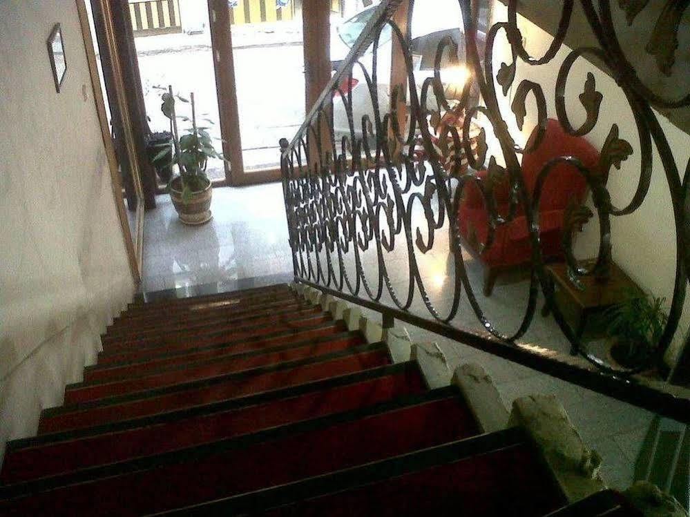 Uenver Hotel Адана Екстериор снимка
