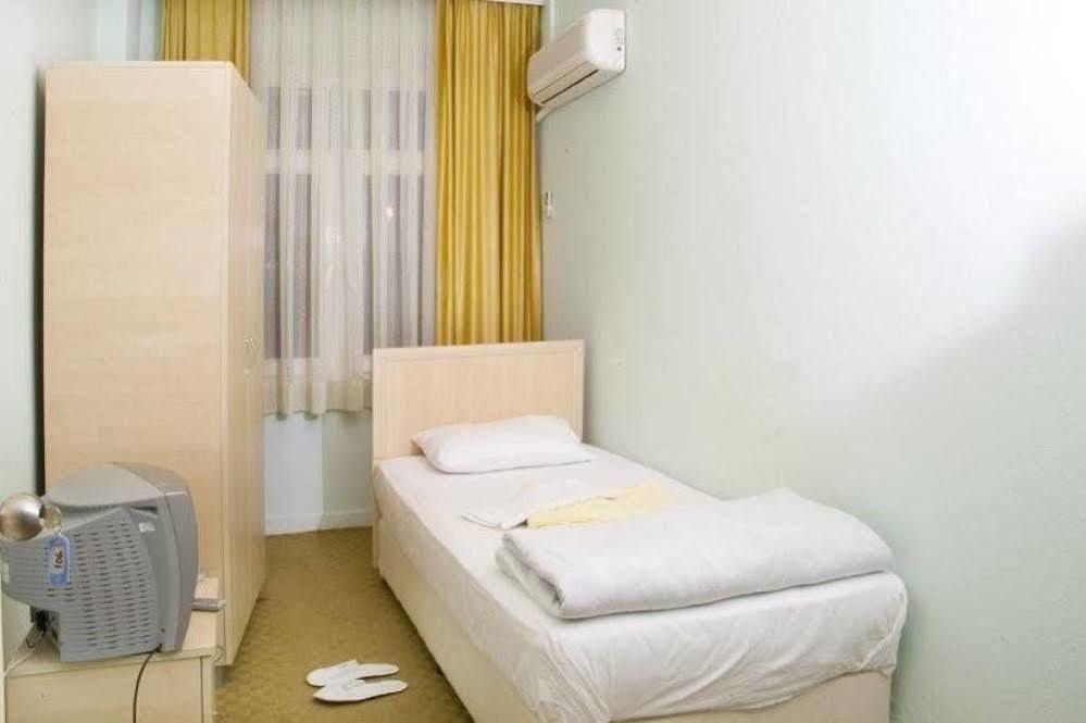 Uenver Hotel Адана Екстериор снимка