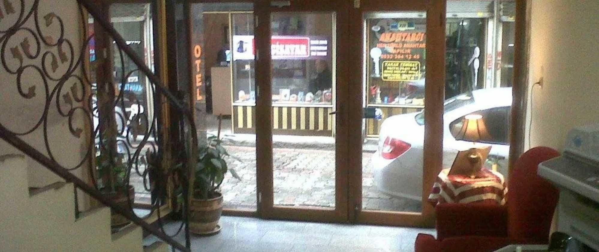 Uenver Hotel Адана Екстериор снимка