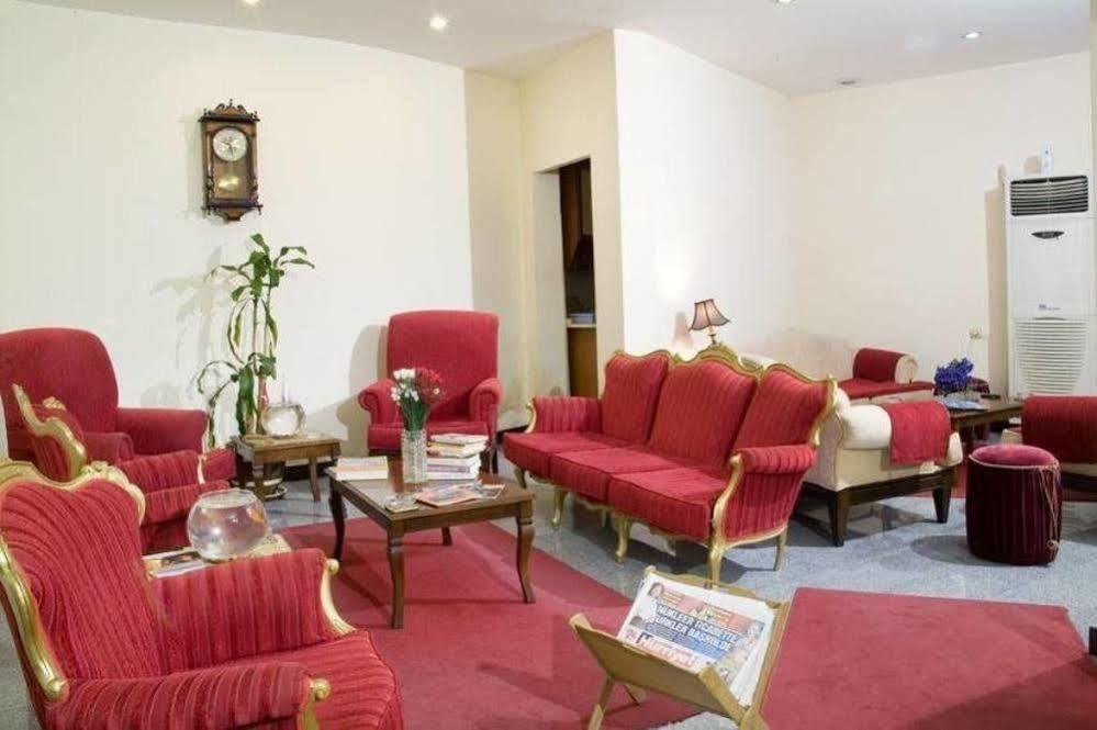 Uenver Hotel Адана Екстериор снимка